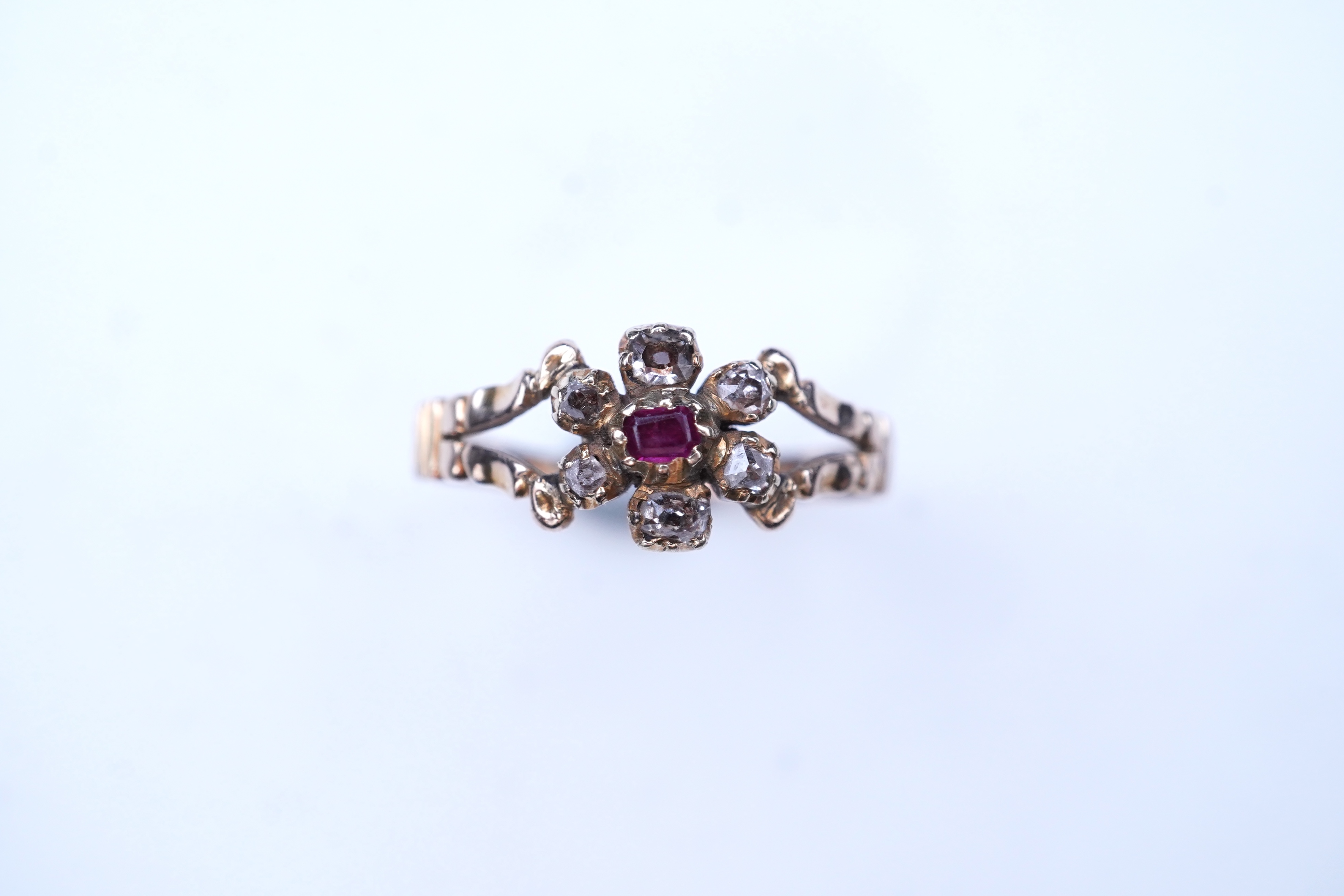 A Georgian ruby and diamond ring, early 19th century